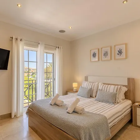 #318 Spacious 2br Bright Interiors