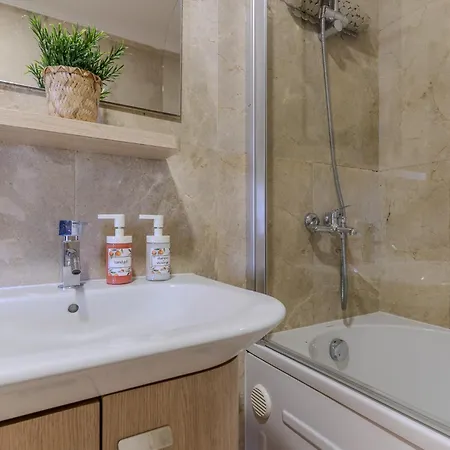 #318 Spacious 2br Bright Interiors * Albufeira